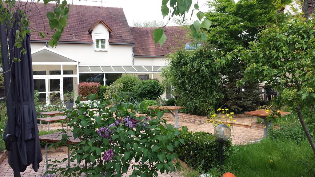 Logis Hotel "Ici M'Aime" Rouvray  Exterior photo