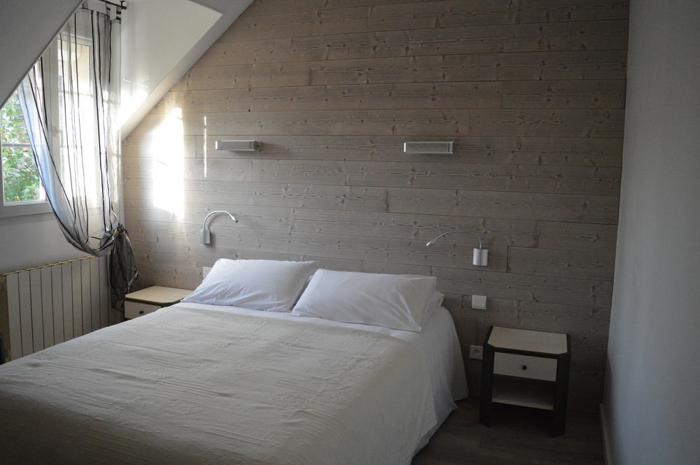 Logis Hotel "Ici M'Aime" Rouvray  Exterior photo