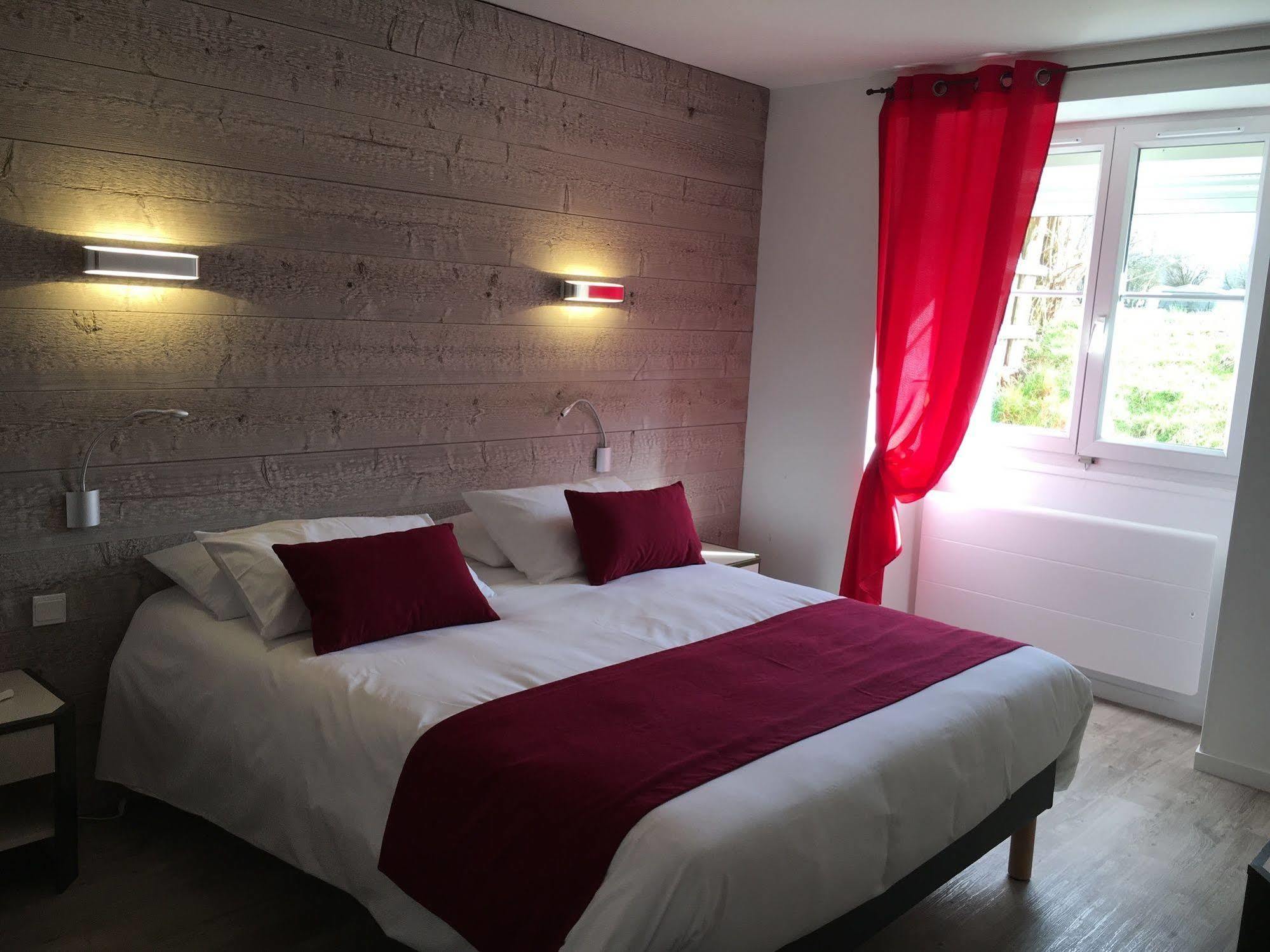 Logis Hotel "Ici M'Aime" Rouvray  Exterior photo